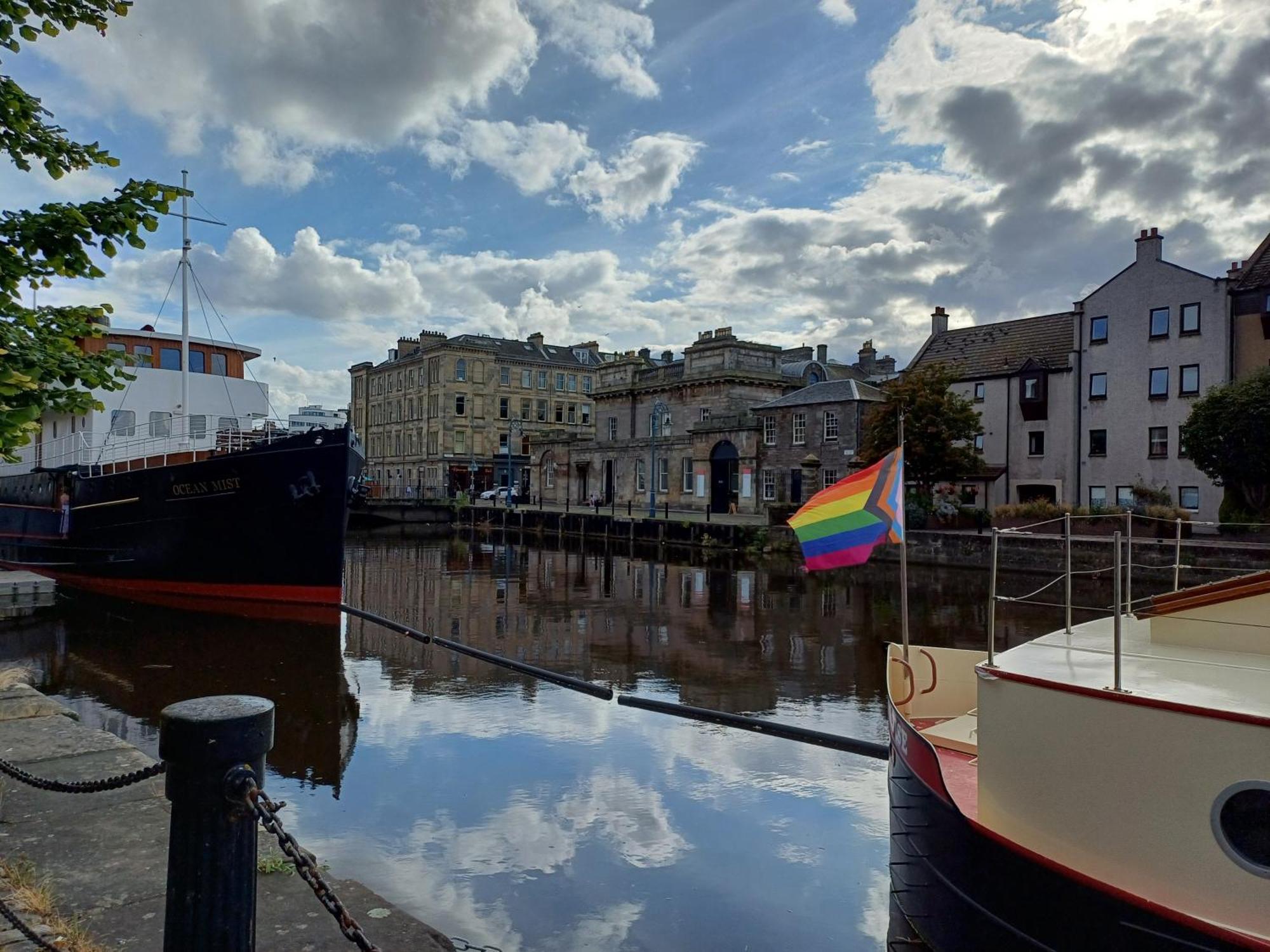 Lovely Ground Floor Apartment In Great Location At The Shore, Edinburgh Exterior photo